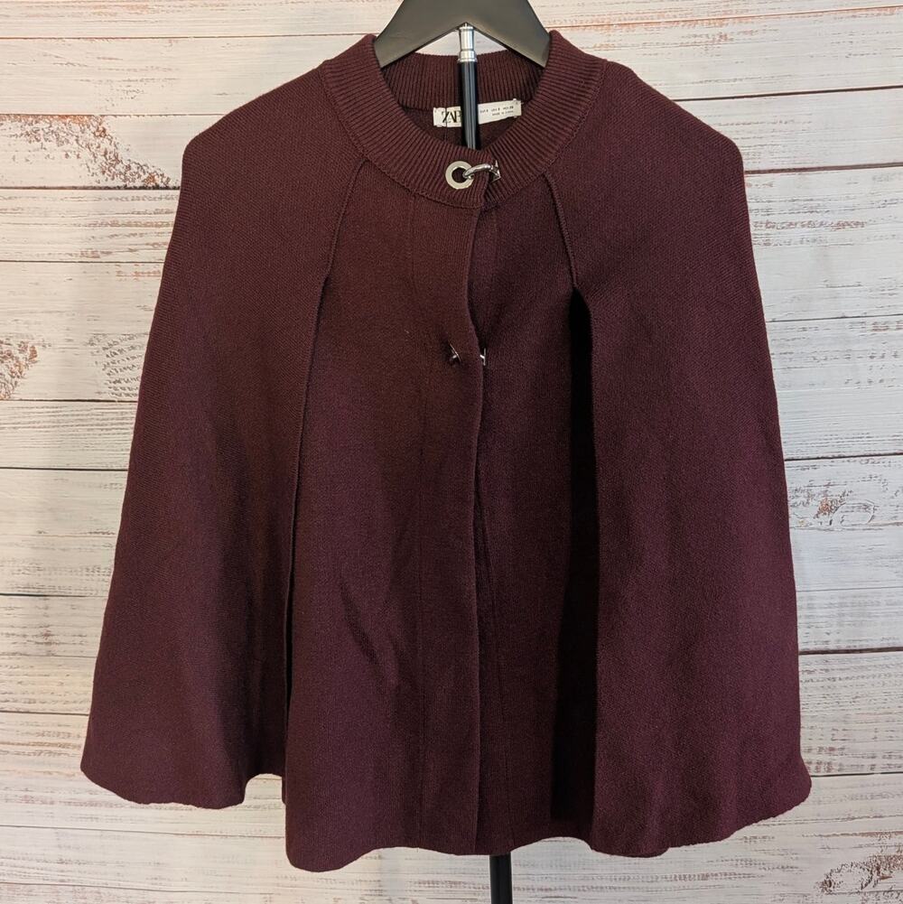 NWT Zara Knit Cape Poncho Womens Small Burgundy Wine Wool Blend Metal Toggle S
